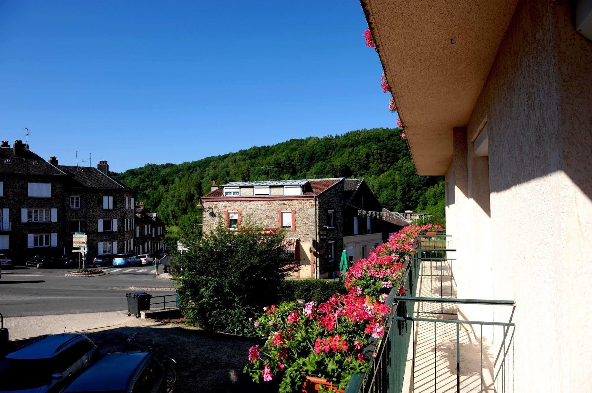 Hotel Logis Le Franco Belge Monthermé Zewnętrze zdjęcie
