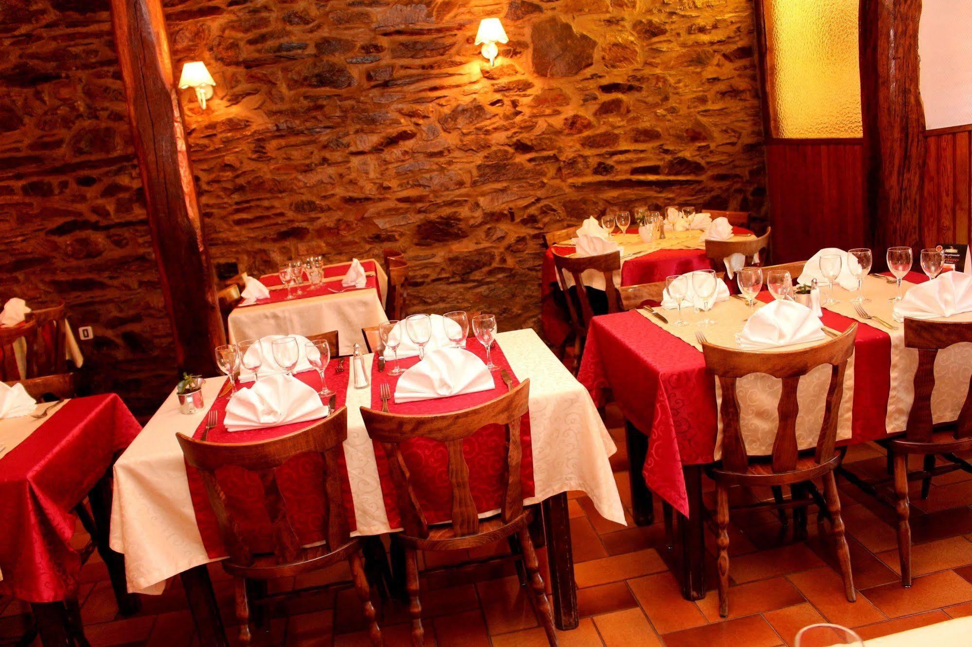 Hotel Logis Le Franco Belge Monthermé Zewnętrze zdjęcie