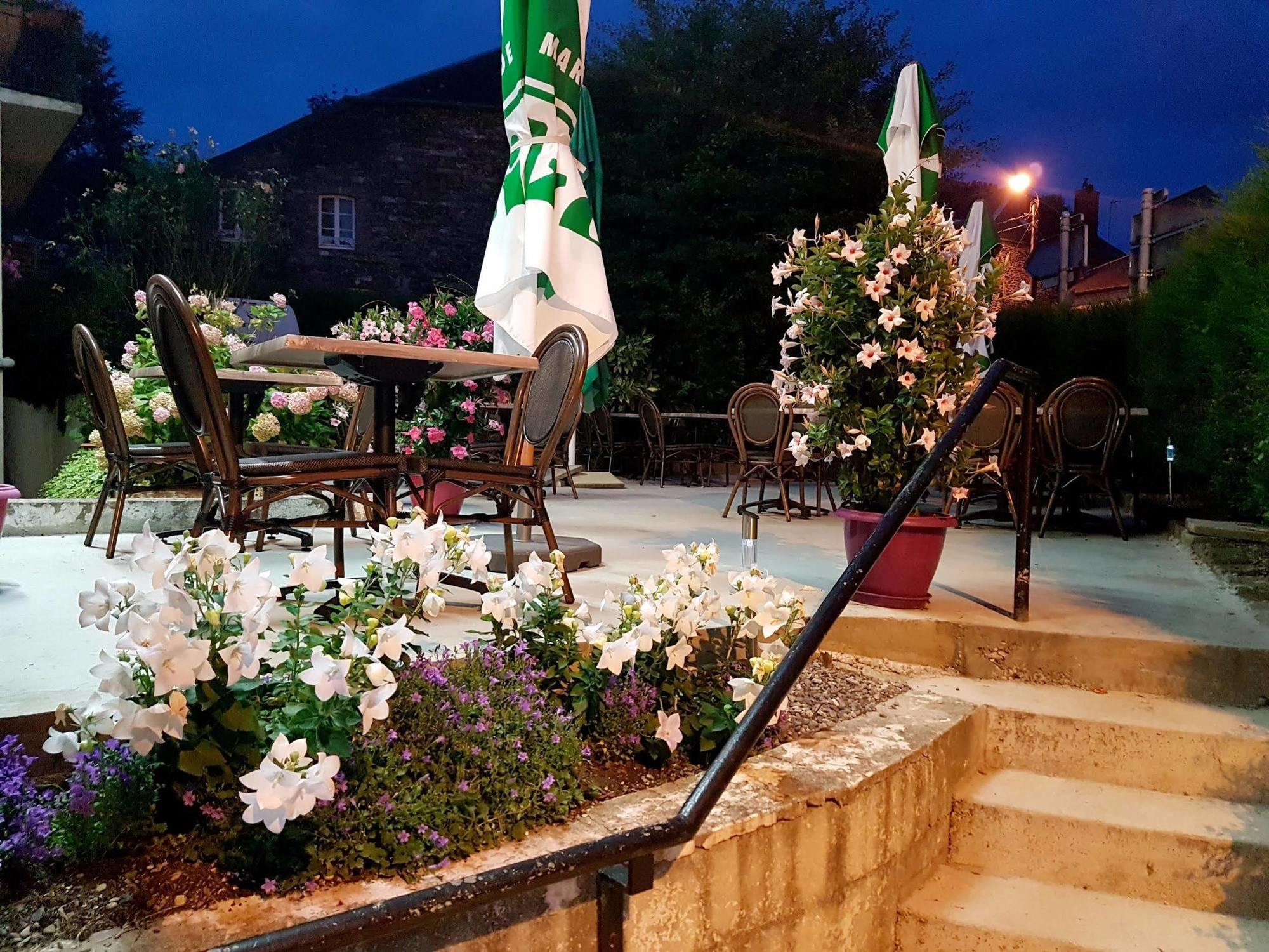 Hotel Logis Le Franco Belge Monthermé Zewnętrze zdjęcie