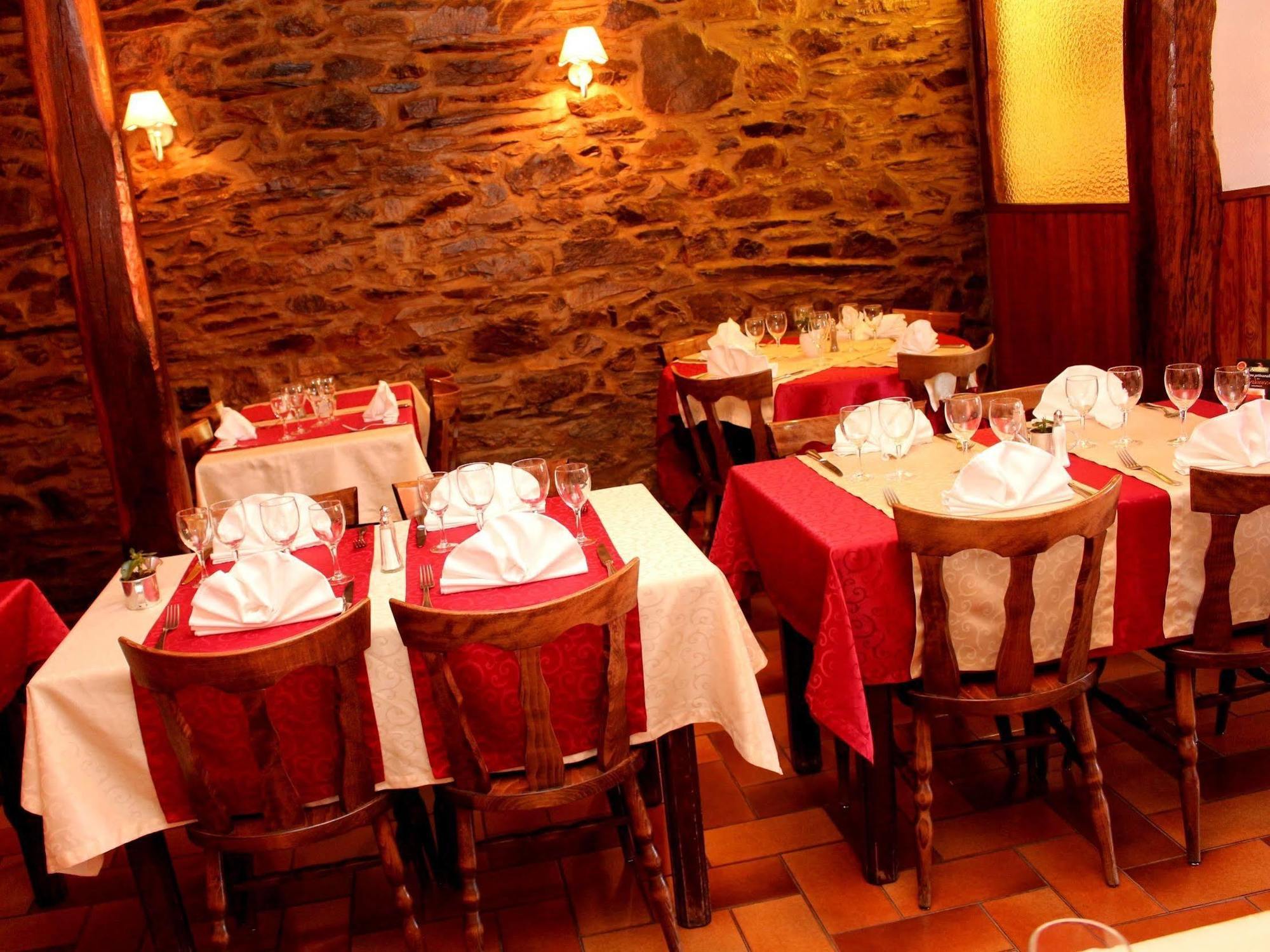 Hotel Logis Le Franco Belge Monthermé Zewnętrze zdjęcie